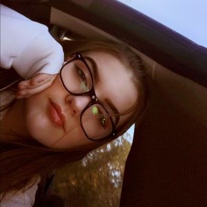 Meet your Posher, Mandy